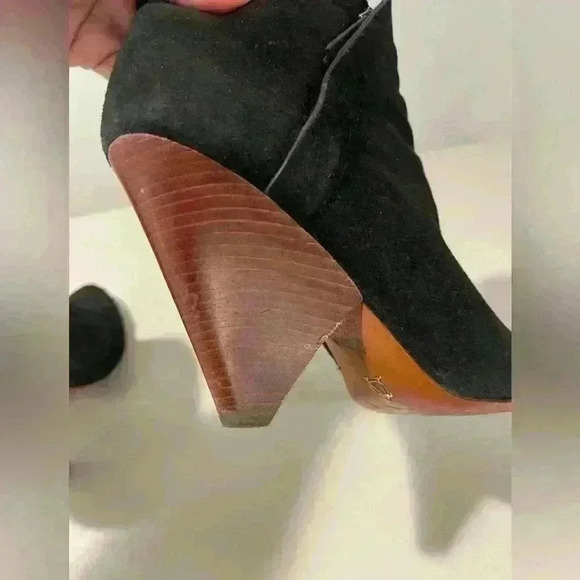 Vince Camuto Signature Germina Asymmetric-Zip Suede Boots 9 - Picture 4 of 7